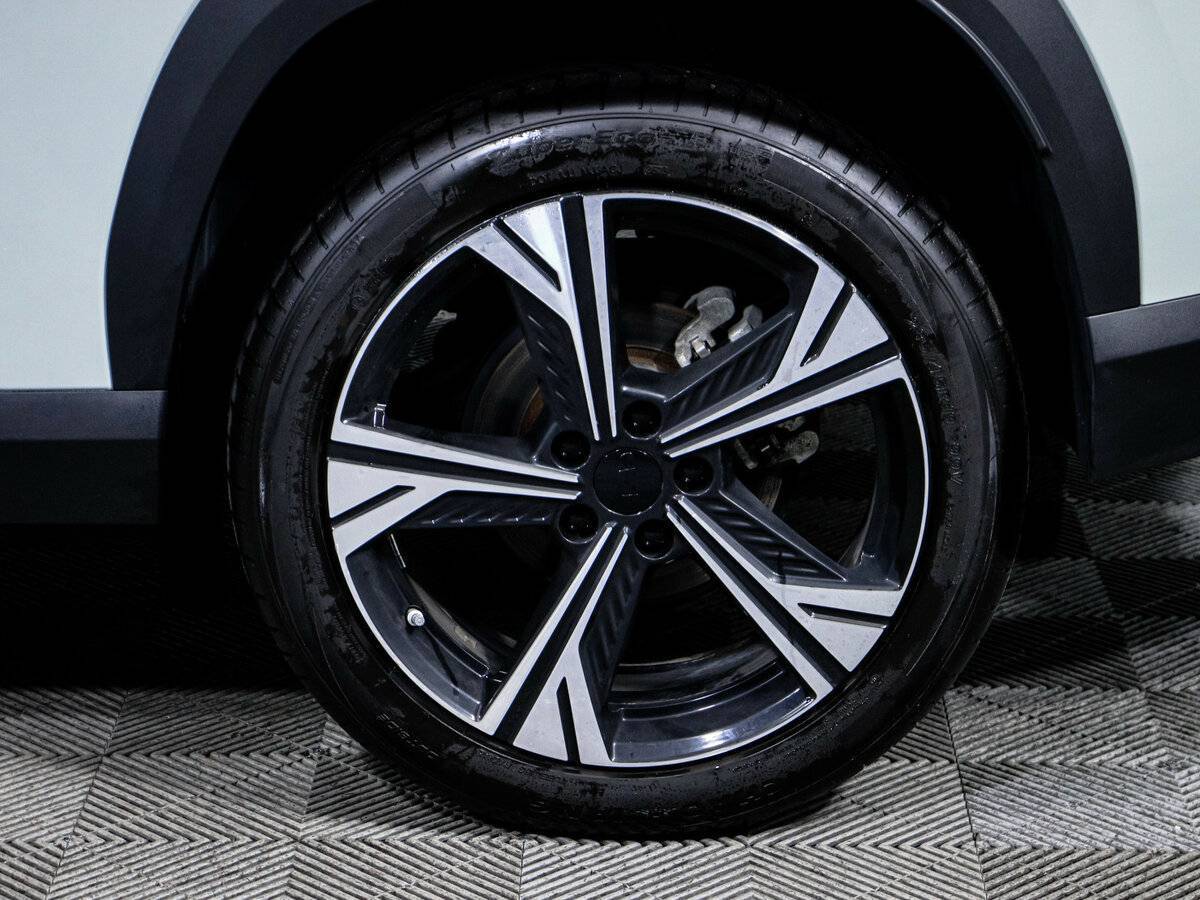 Geely Atlas с пробегом — 2023 год. Фото: #14