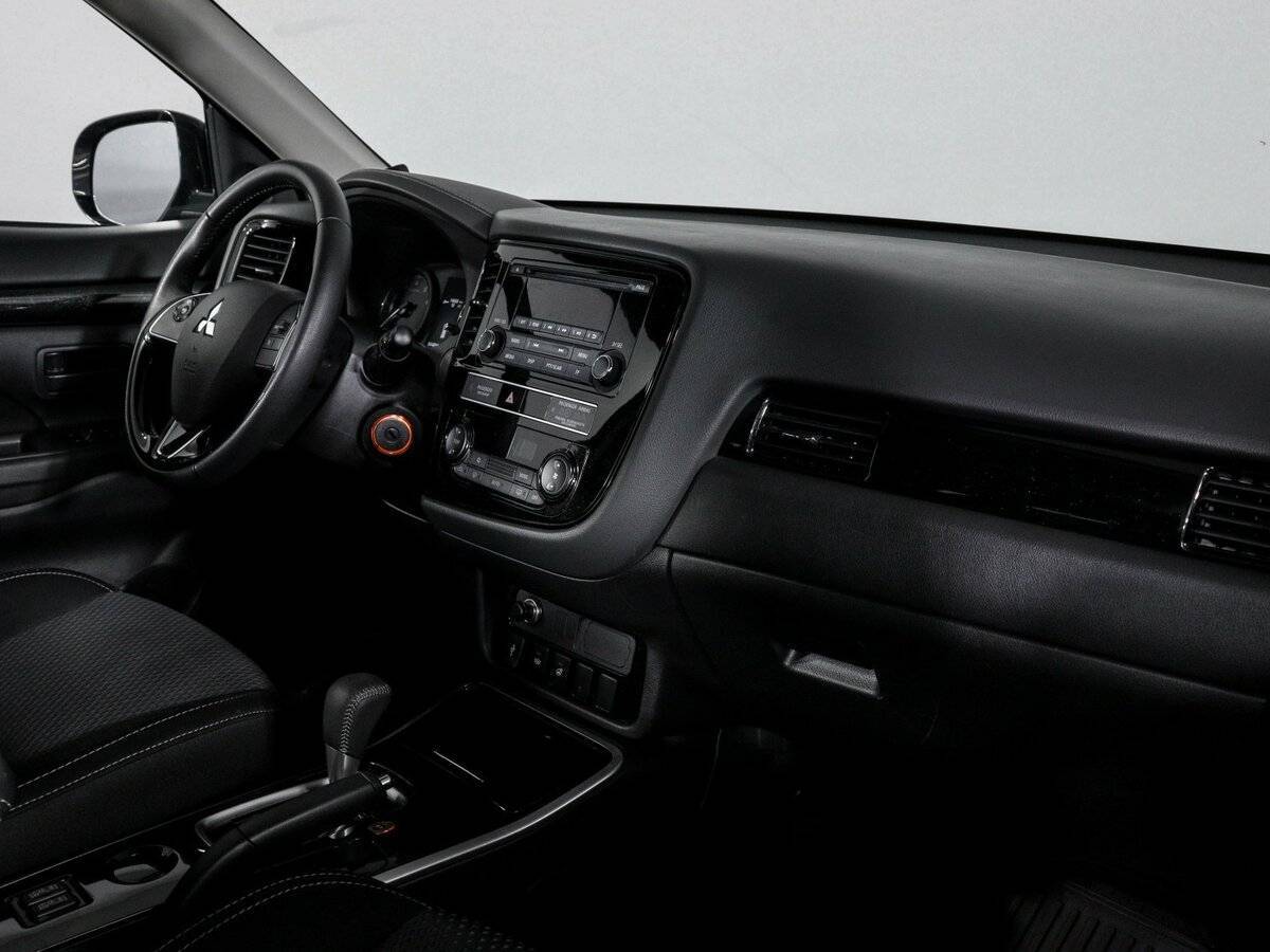 Mitsubishi Outlander с пробегом — 2019 год. Фото: #8