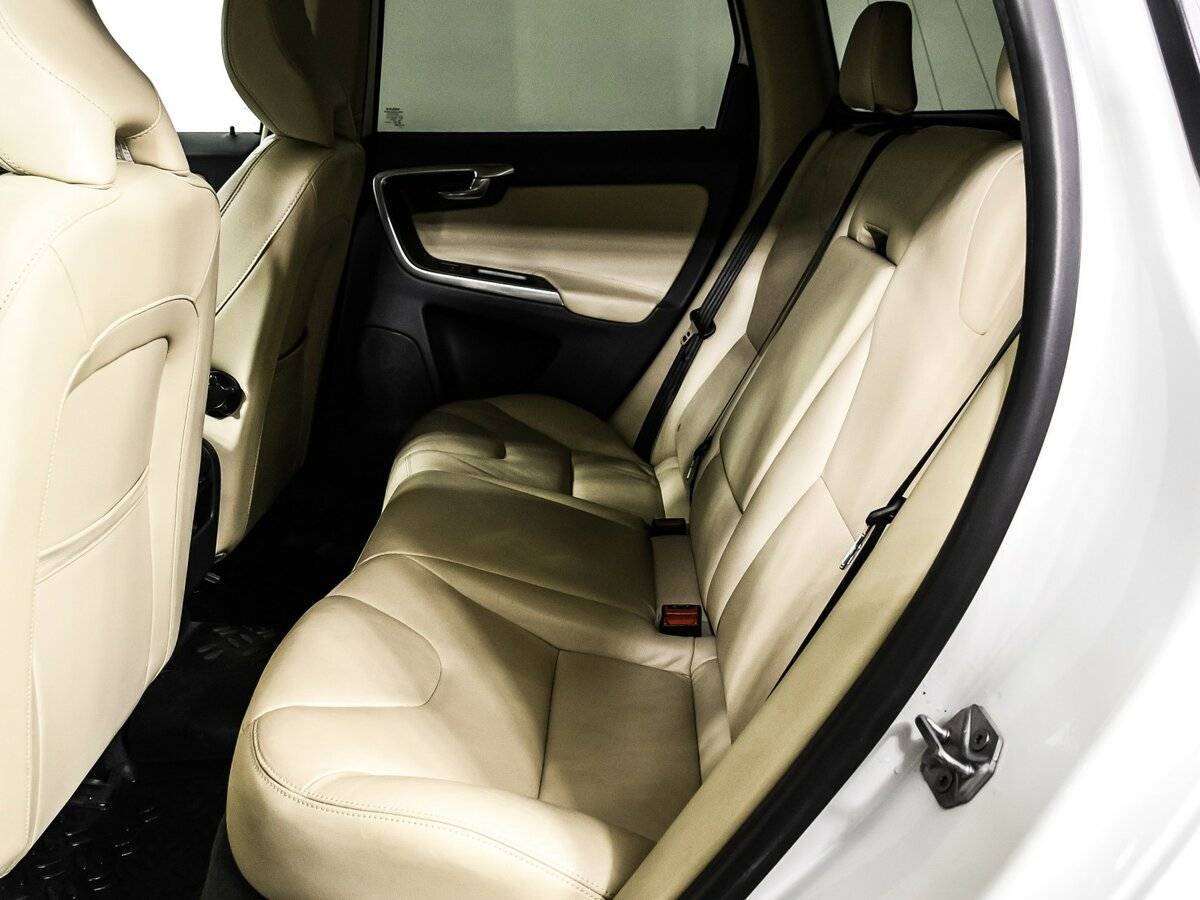 Volvo XC60 с пробегом — 2014 год. Фото: #11