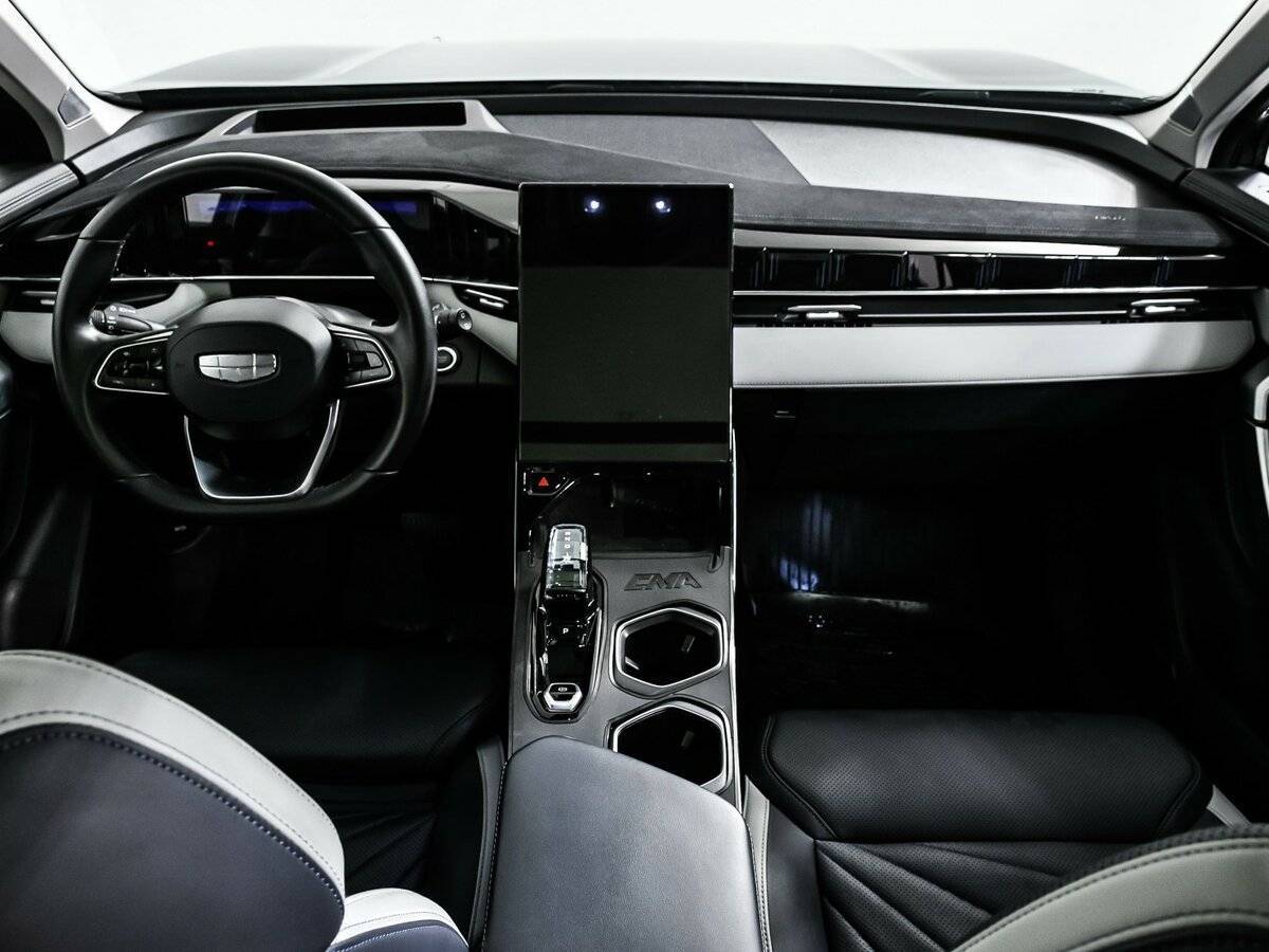 Geely Atlas с пробегом — 2023 год. Фото: #10