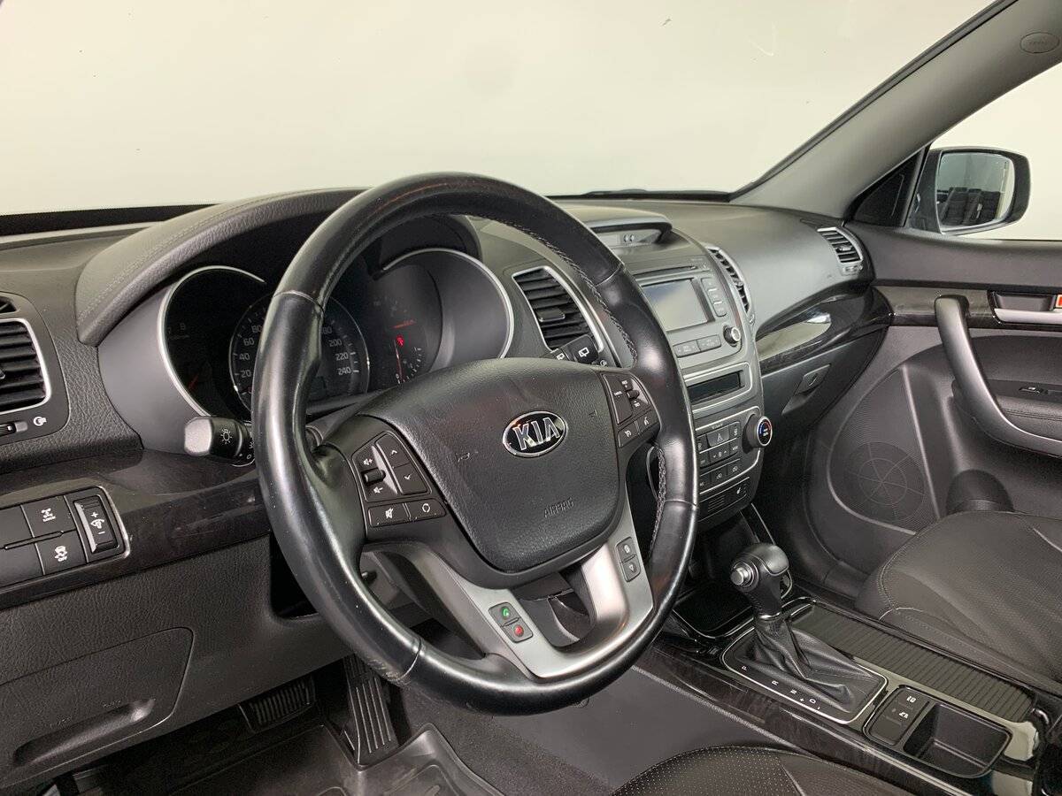 Kia Sorento с пробегом — 2017 год. Фото: #10