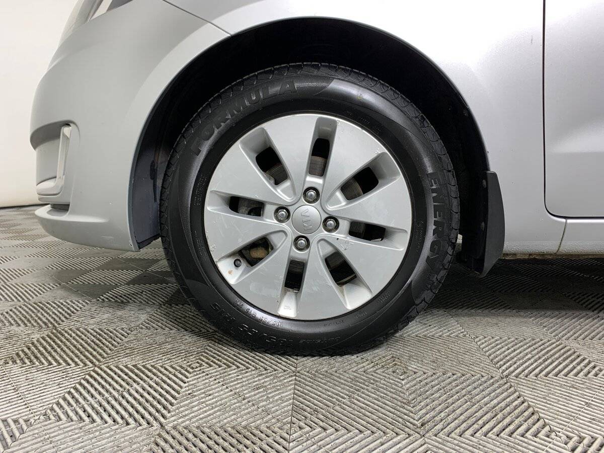 Kia Rio с пробегом — 2013 год. Фото: #8