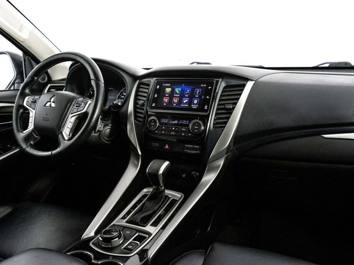 Mitsubishi Pajero Sport с пробегом — 2018 год. Фото: #8