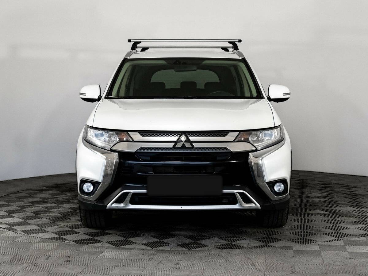 Mitsubishi Outlander с пробегом — 2019 год. Фото: #1