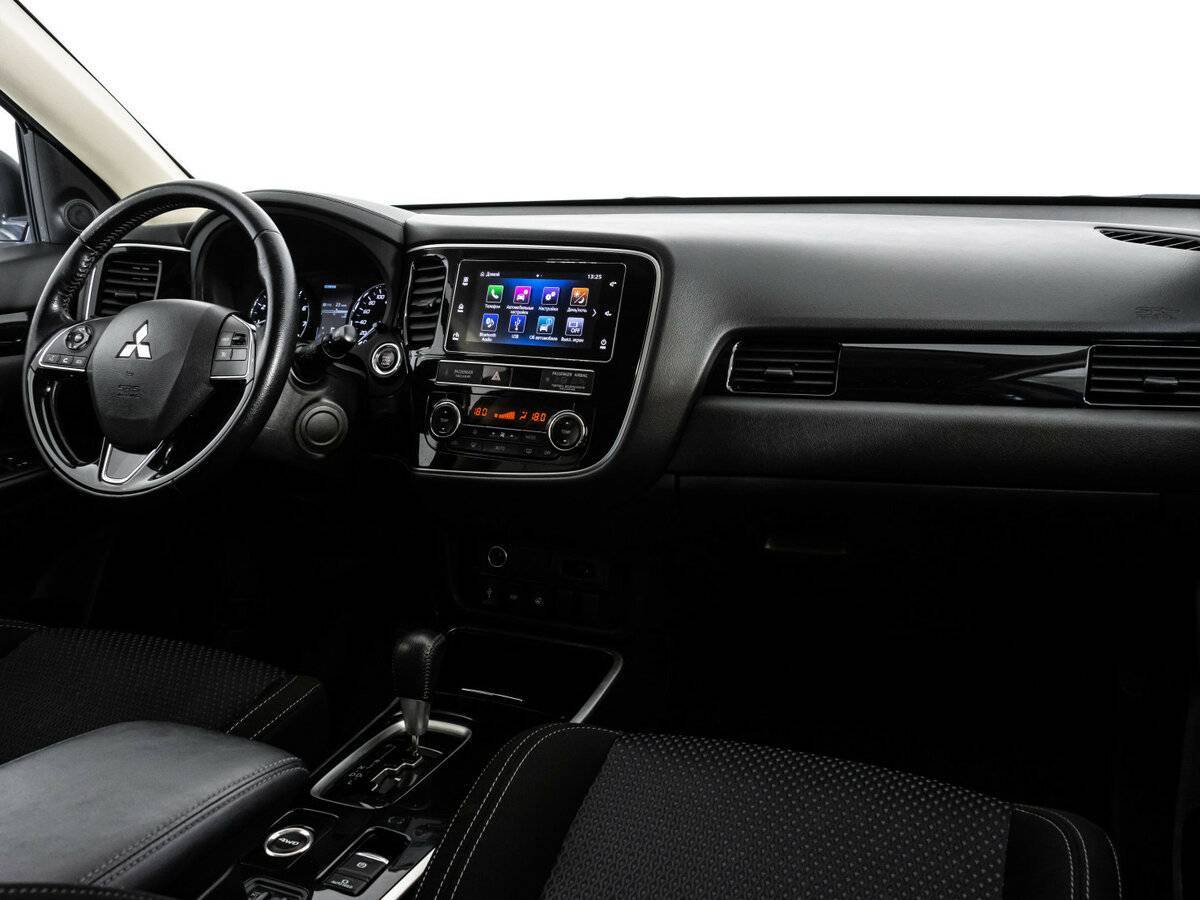 Mitsubishi Outlander с пробегом — 2019 год. Фото: #8