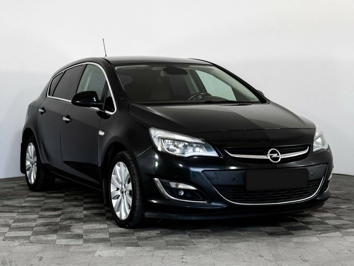Opel Astra с пробегом — 2012 год. Фото: #2