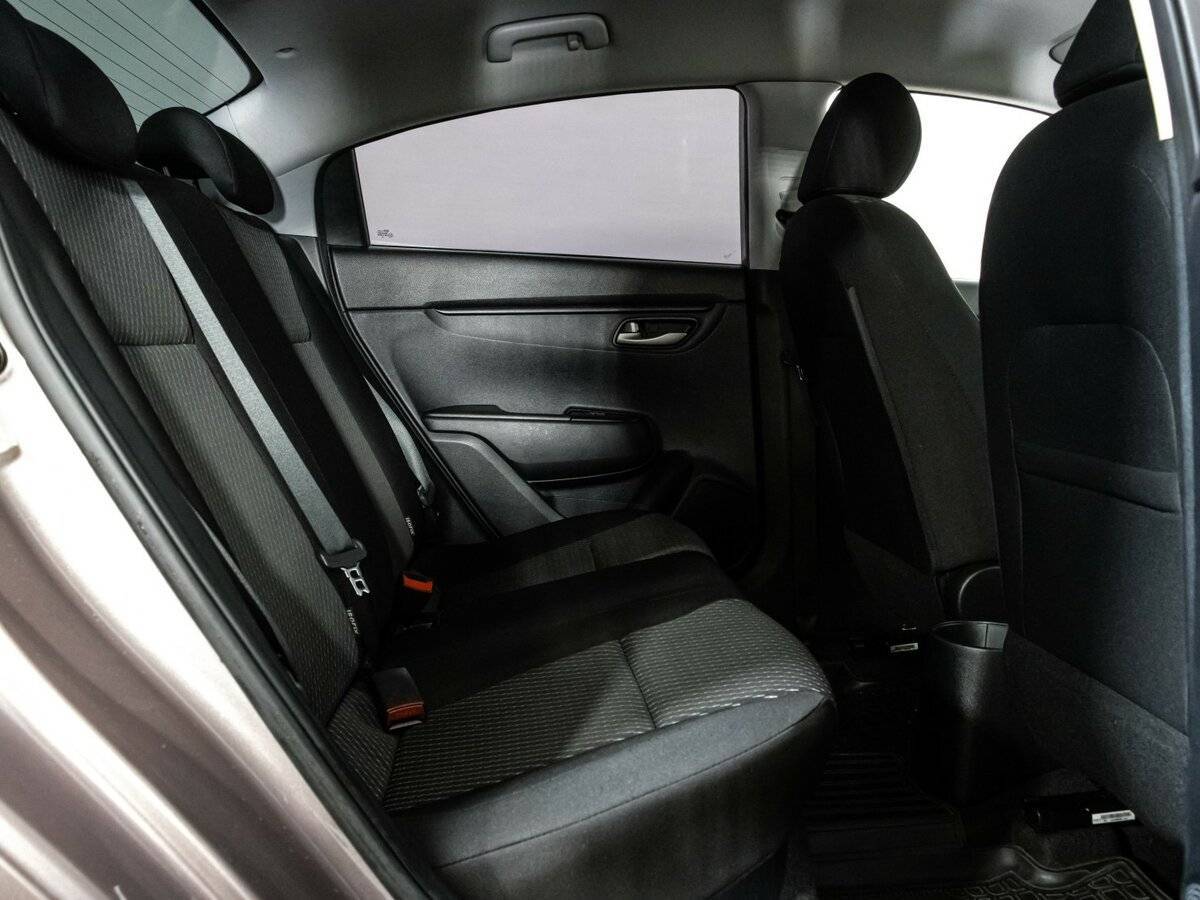 Kia Rio с пробегом — 2018 год. Фото: #18