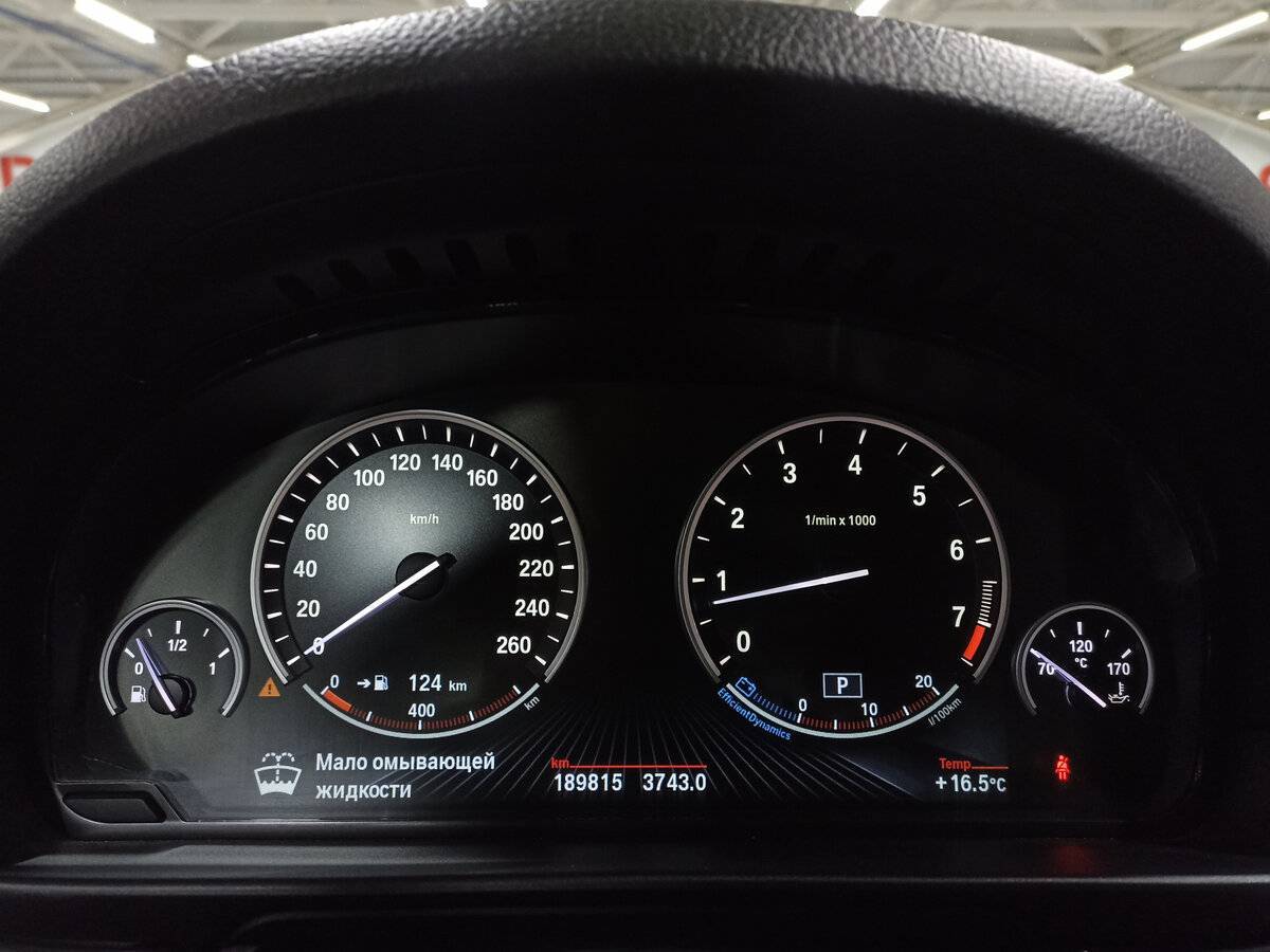 BMW 5 серии с пробегом — 2015 год. Фото: #12