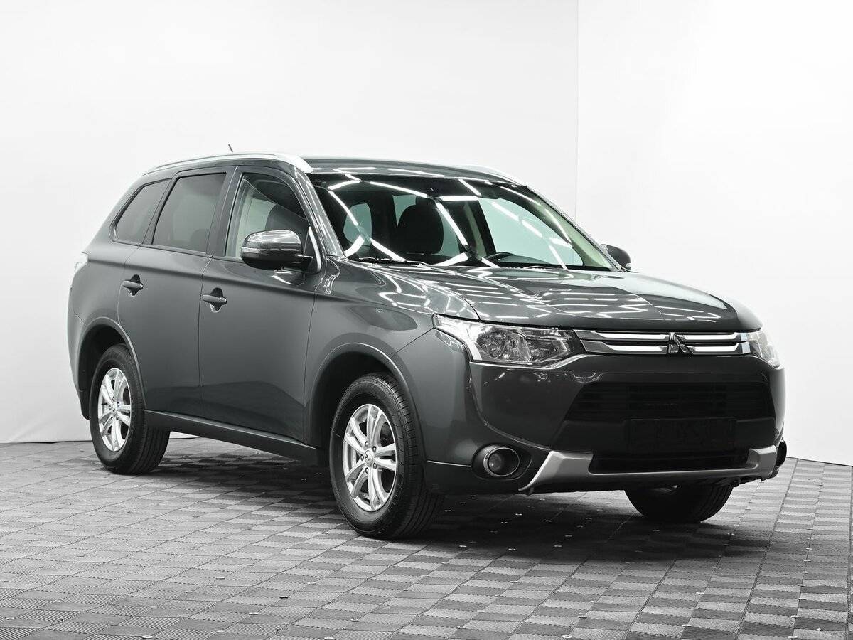 Mitsubishi Outlander с пробегом — 2014 год. Фото: #1