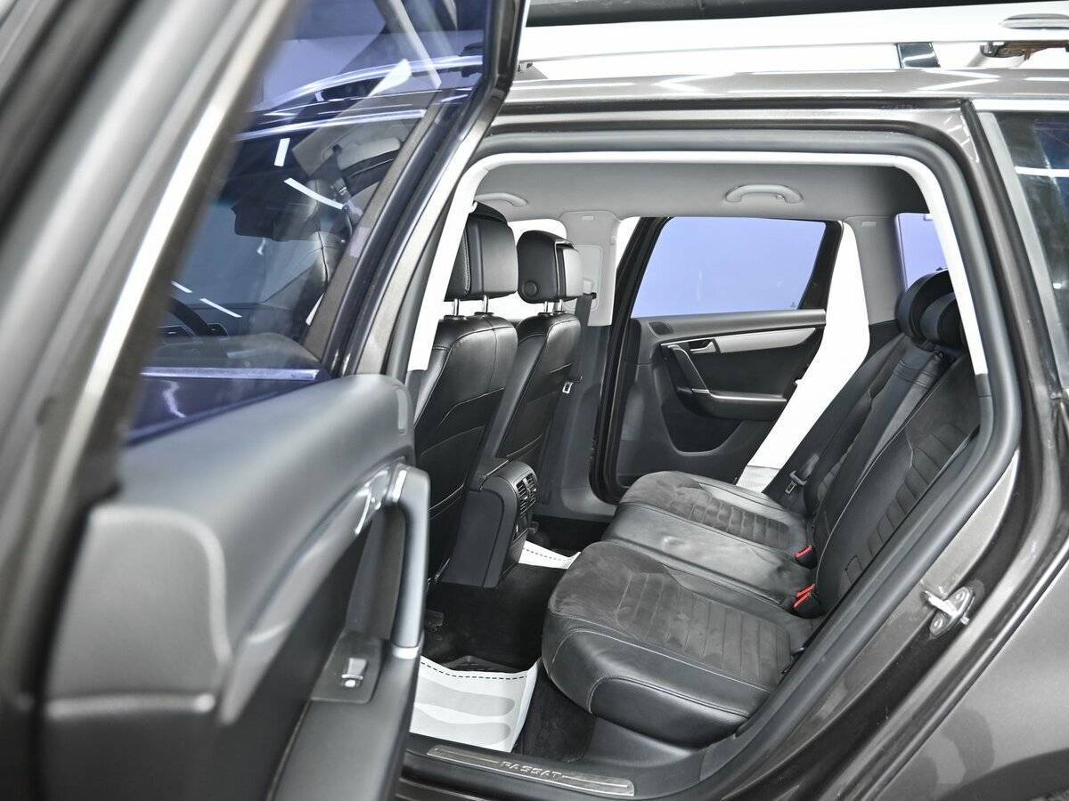 Volkswagen Passat с пробегом — 2012 год. Фото: #13