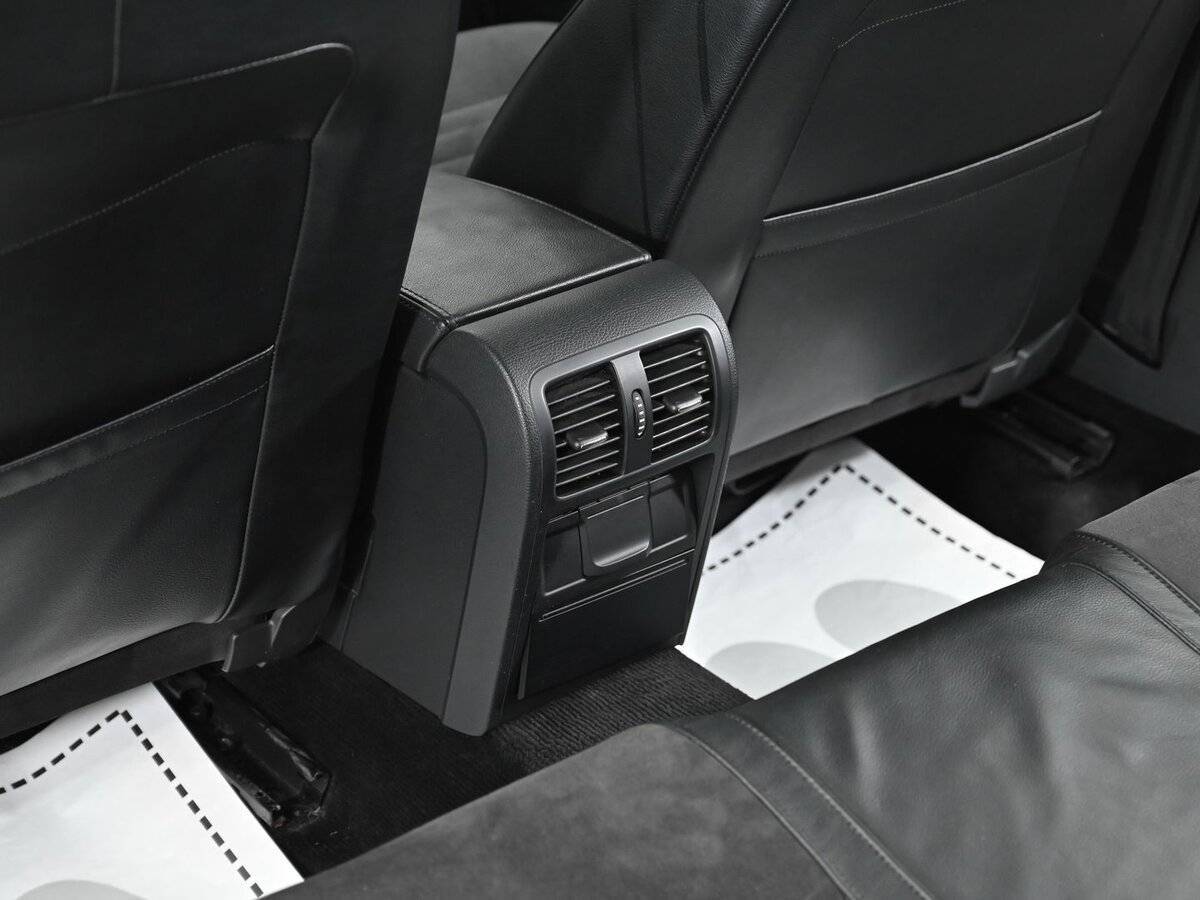 Volkswagen Passat с пробегом — 2012 год. Фото: #14