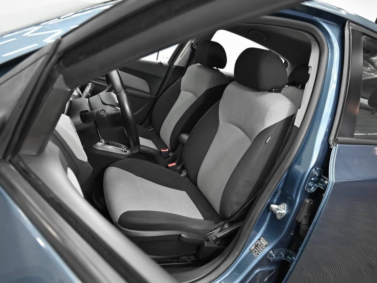 Chevrolet Cruze с пробегом — 2012 год. Фото: #5