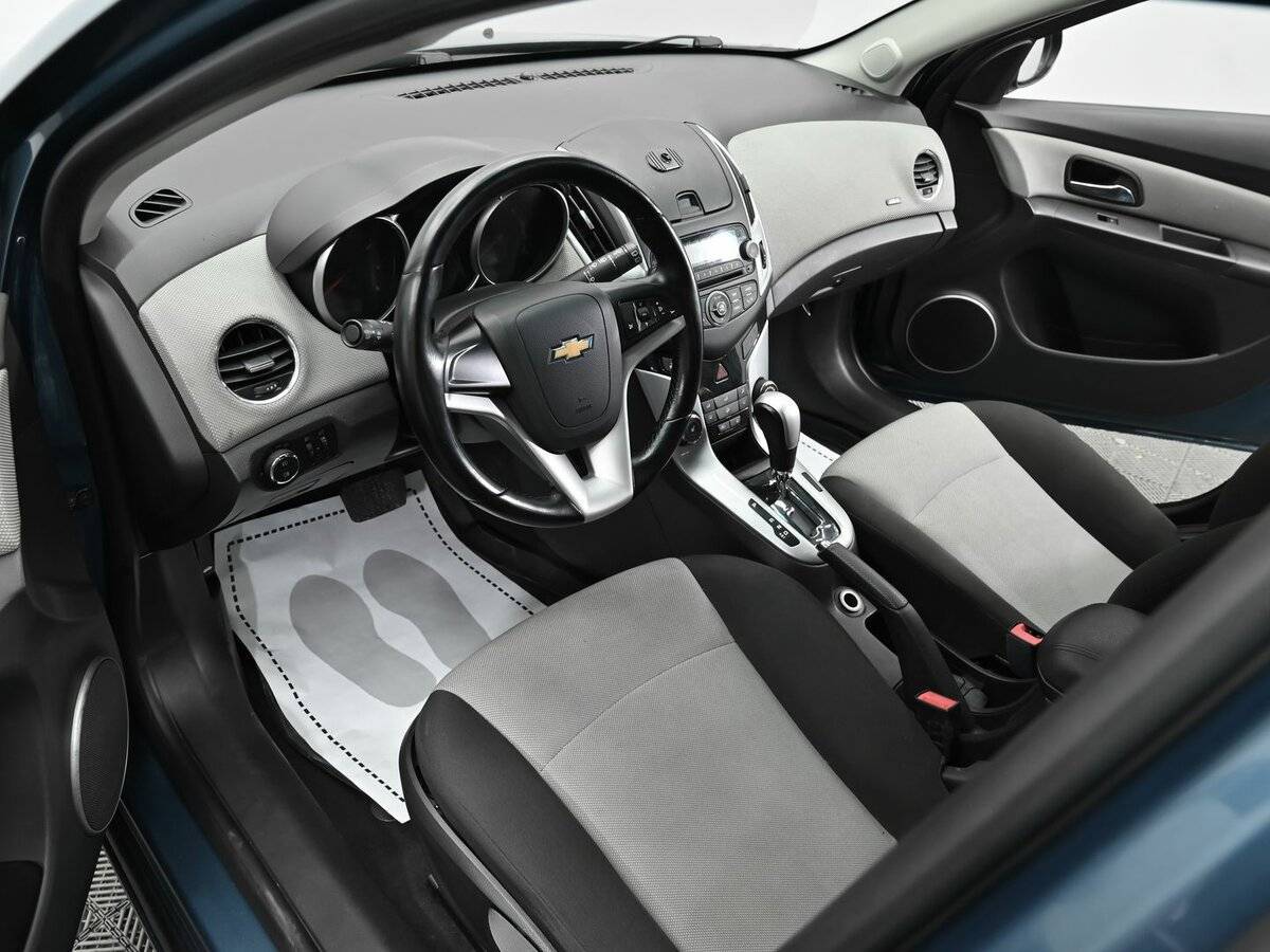 Chevrolet Cruze с пробегом — 2012 год. Фото: #7
