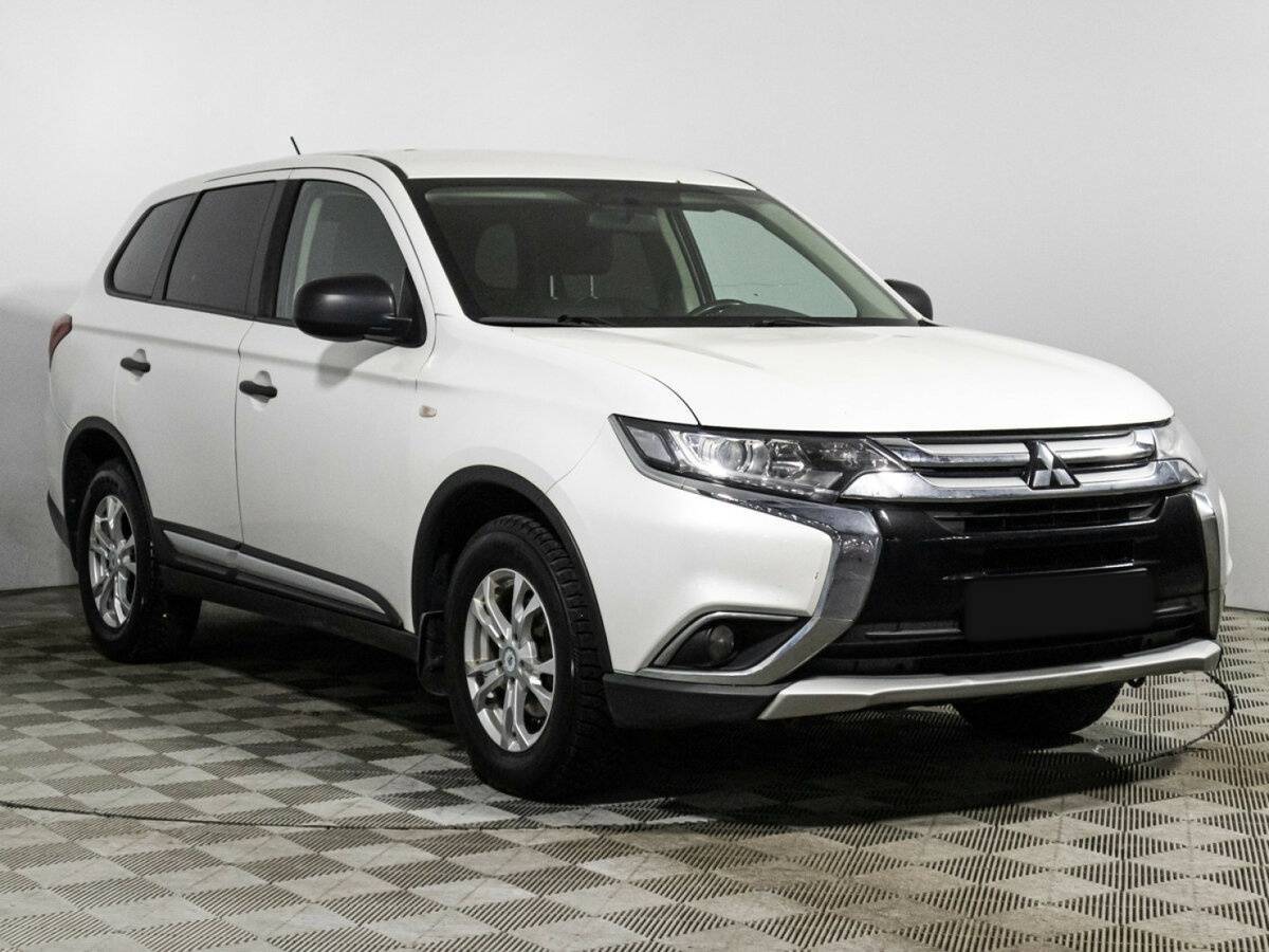 Mitsubishi Outlander с пробегом — 2016 год. Фото: #2
