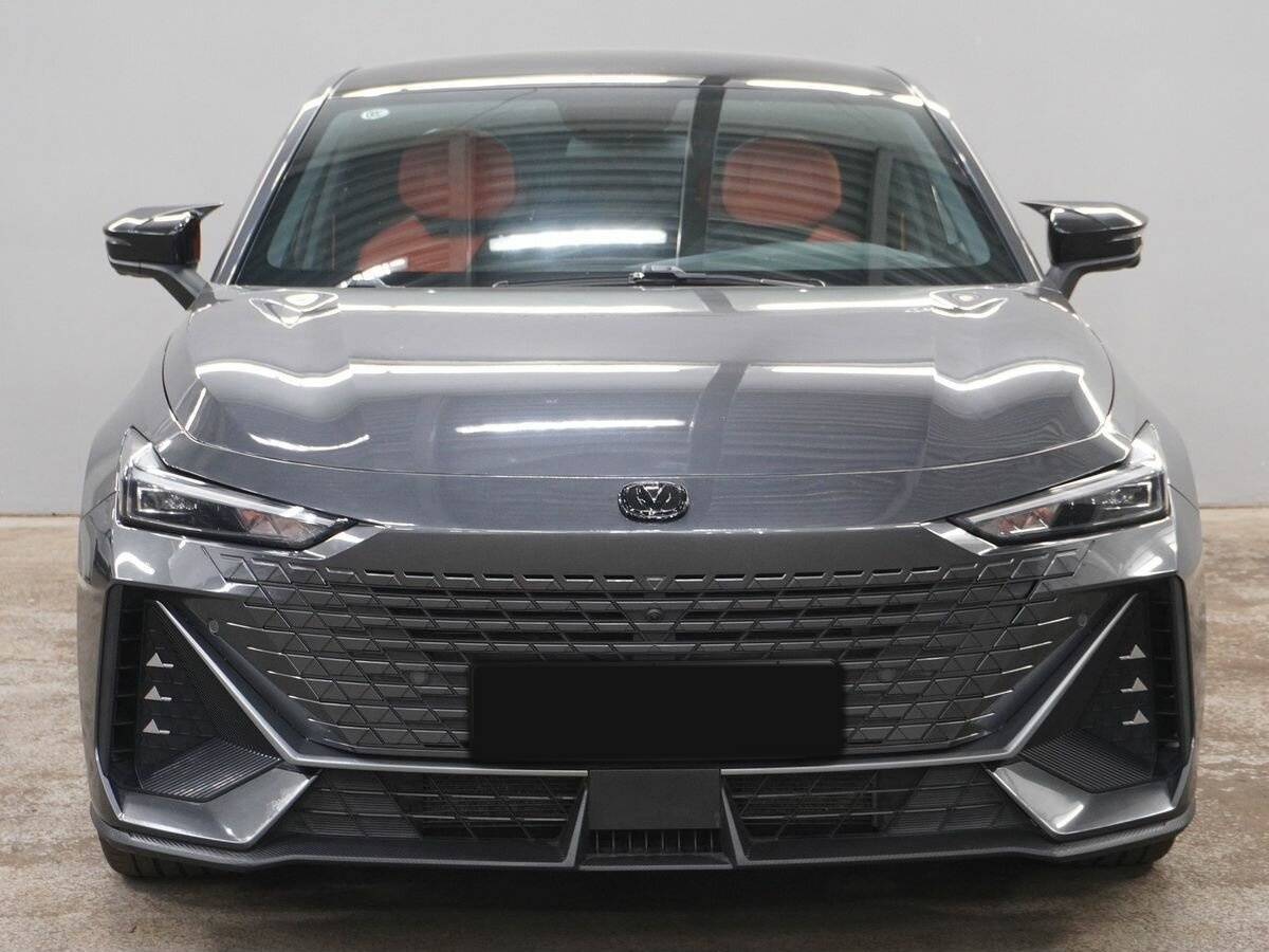 Changan UNI-V с пробегом — 2022 год. Фото: #1