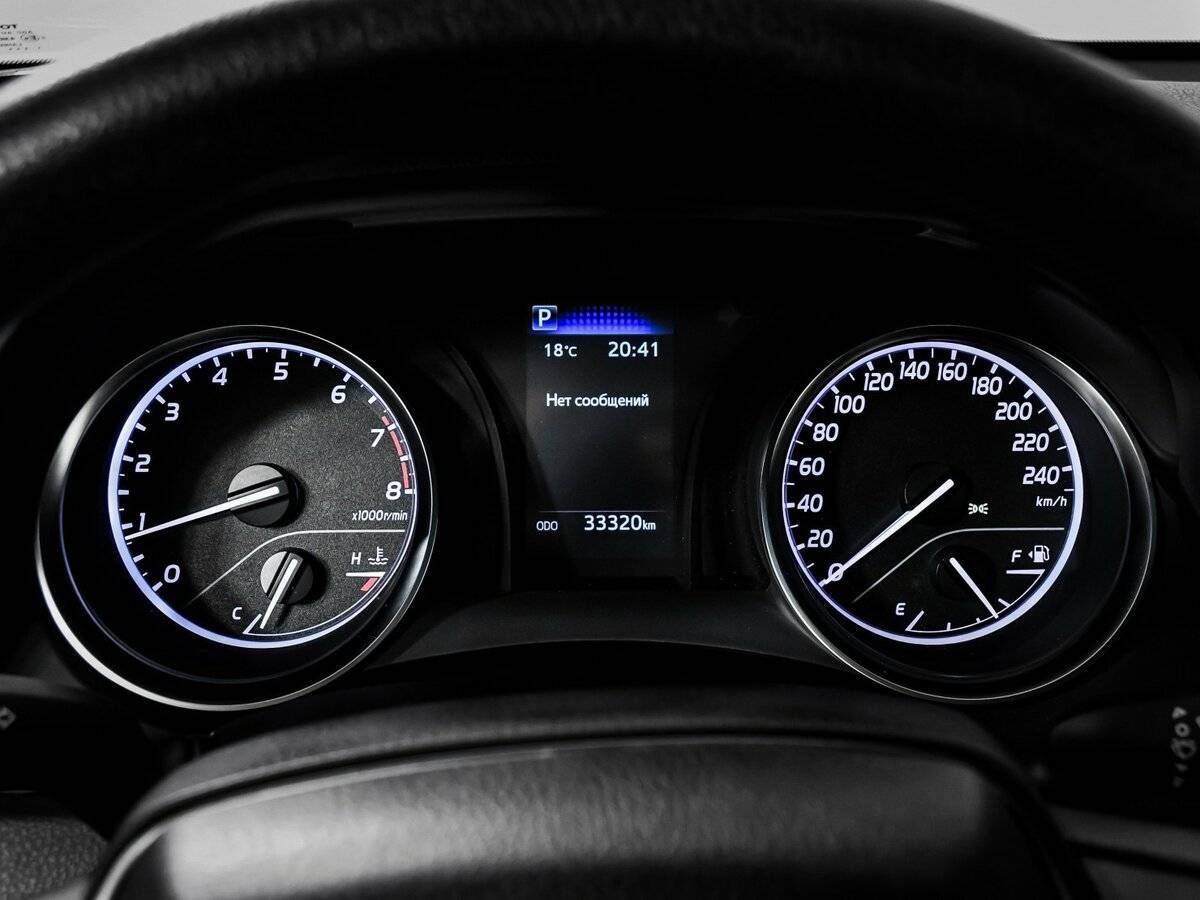 Toyota Camry с пробегом — 2021 год. Фото: #9