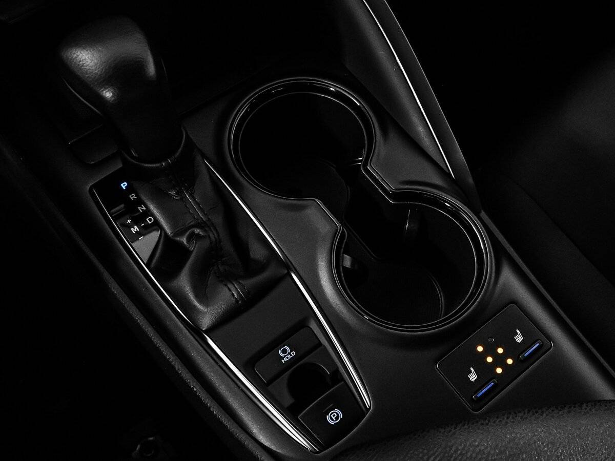 Toyota Camry с пробегом — 2021 год. Фото: #16