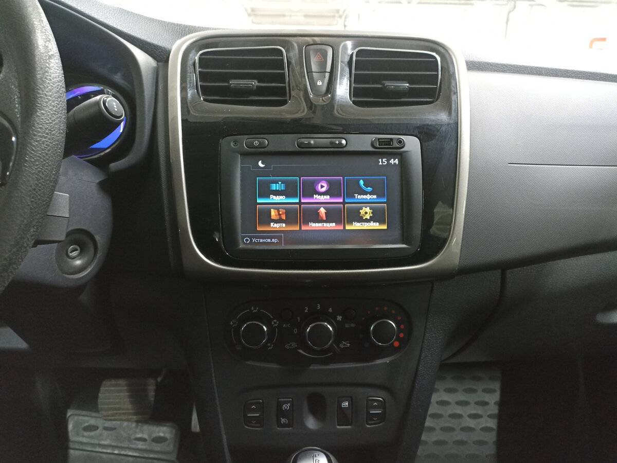 Renault Logan с пробегом — 2017 год. Фото: #14