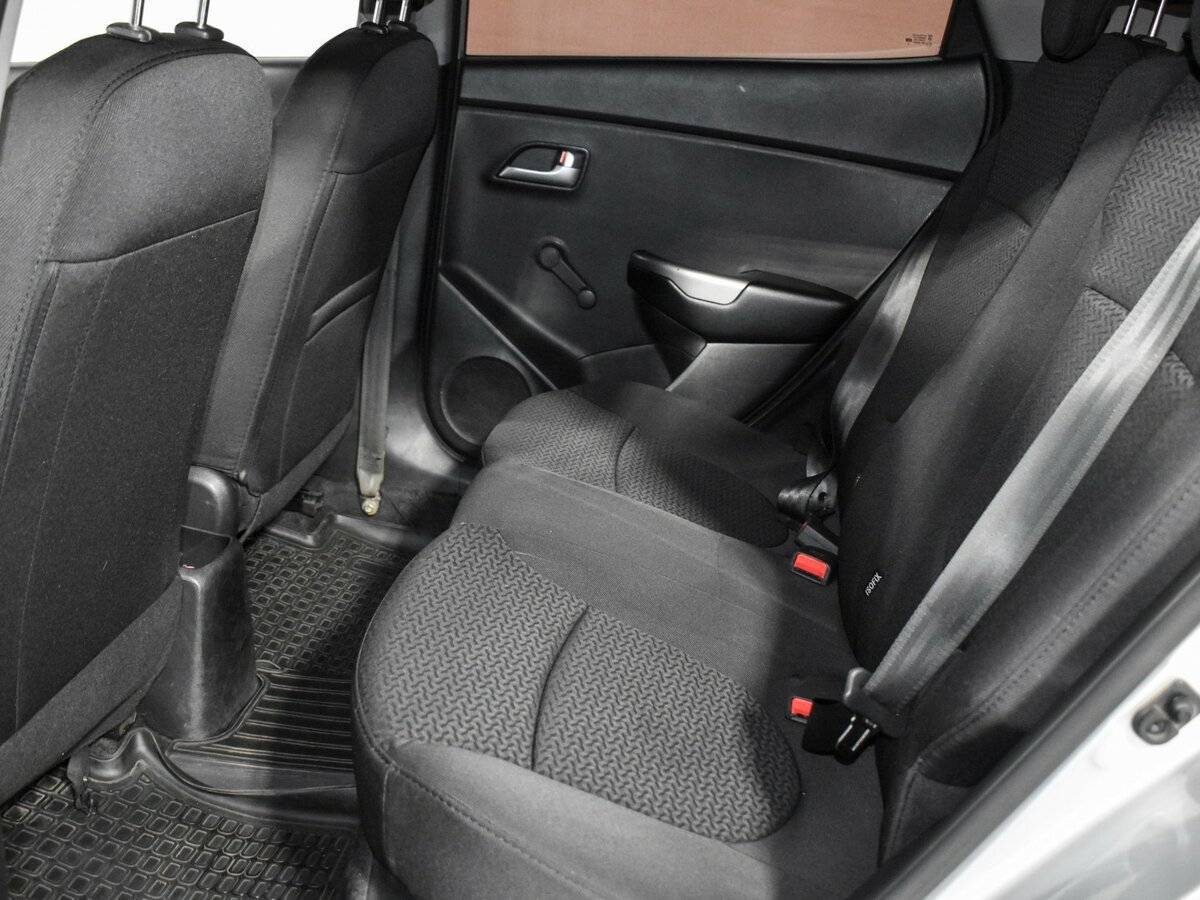 Kia Rio с пробегом — 2016 год. Фото: #10