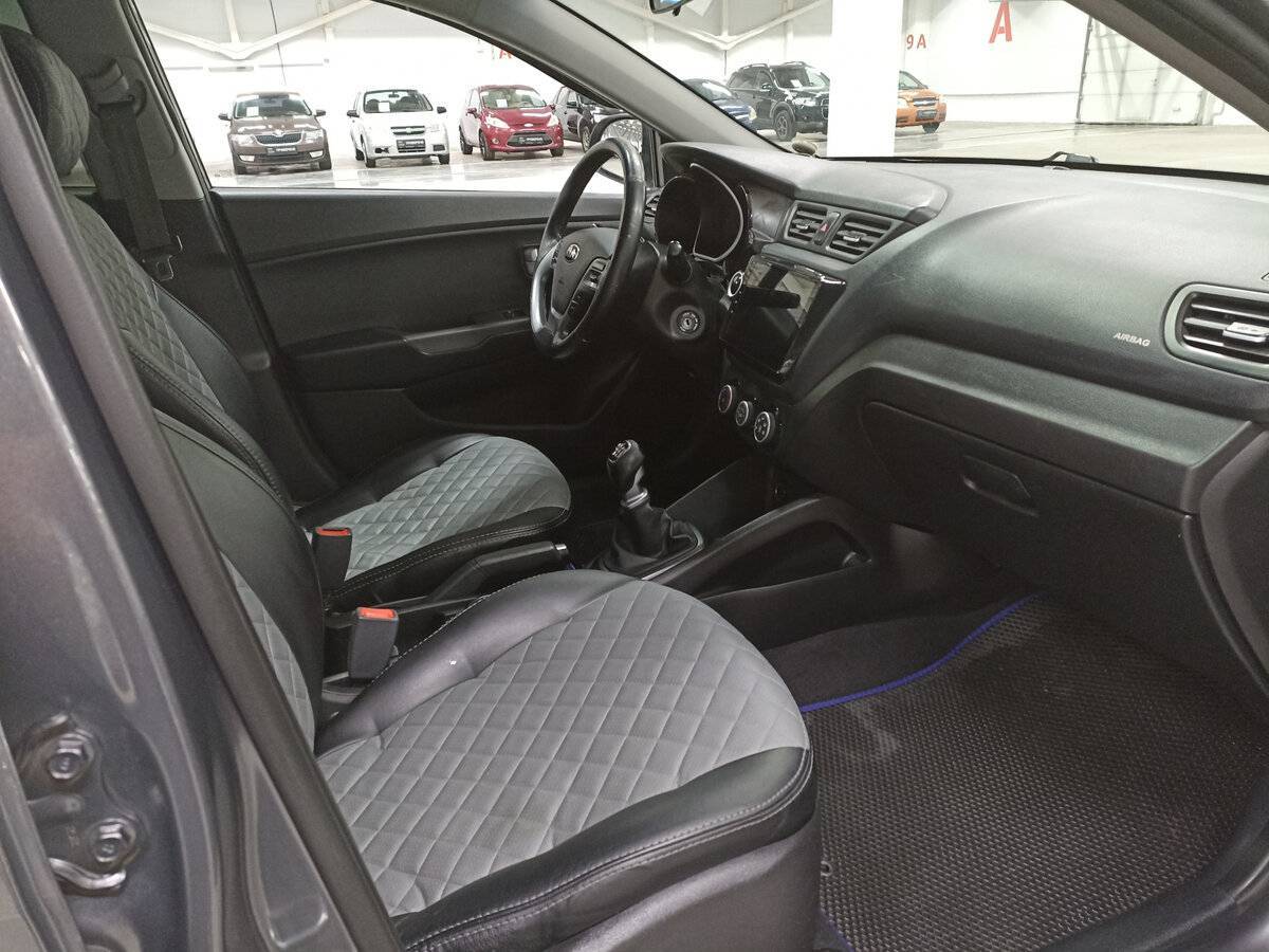 Kia Rio с пробегом — 2016 год. Фото: #10