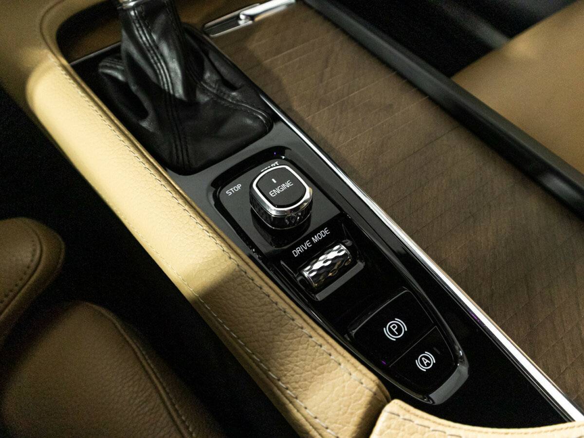 Volvo XC90 с пробегом — 2015 год. Фото: #19