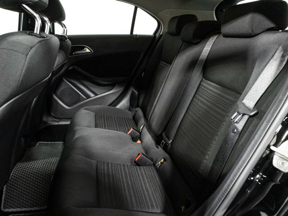 Mercedes-Benz A-Класс с пробегом — 2017 год. Фото: #9