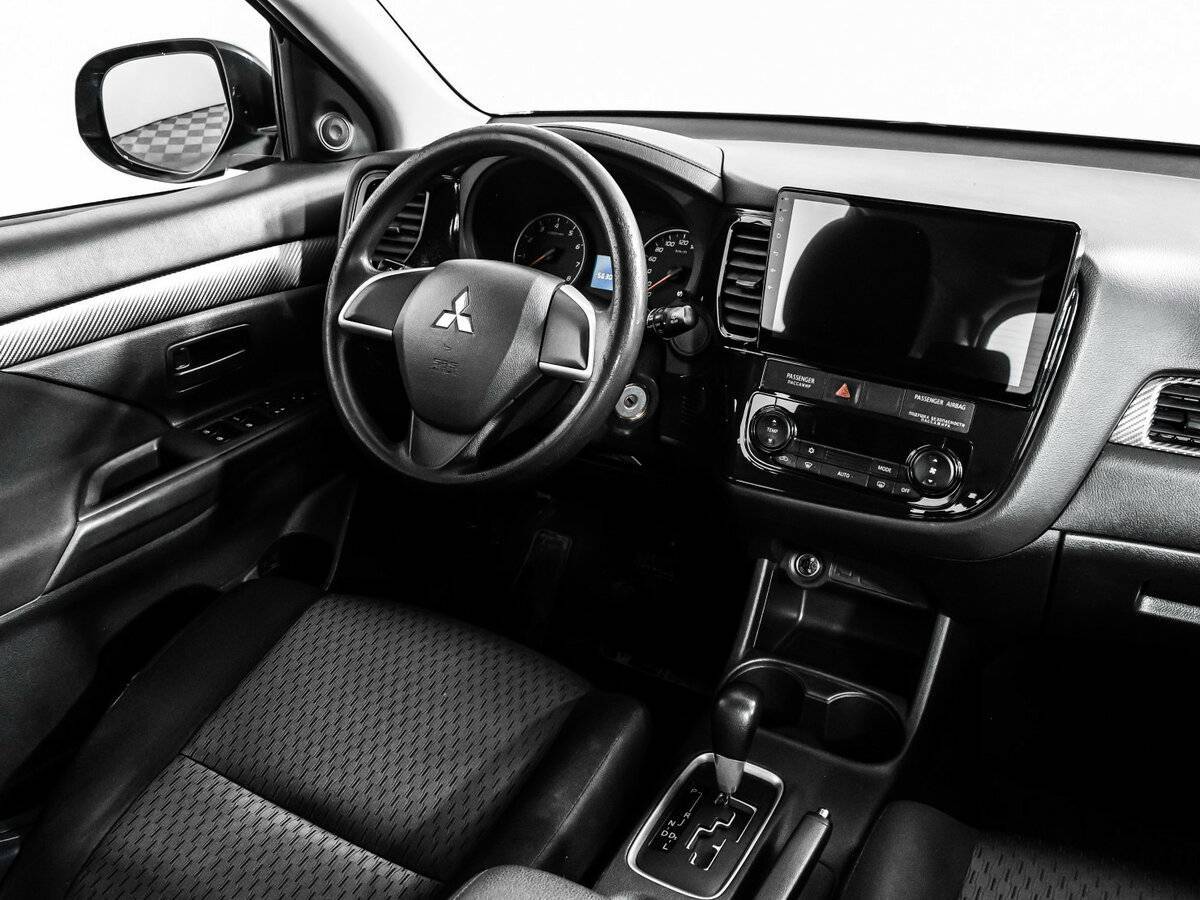 Mitsubishi Outlander с пробегом — 2015 год. Фото: #8