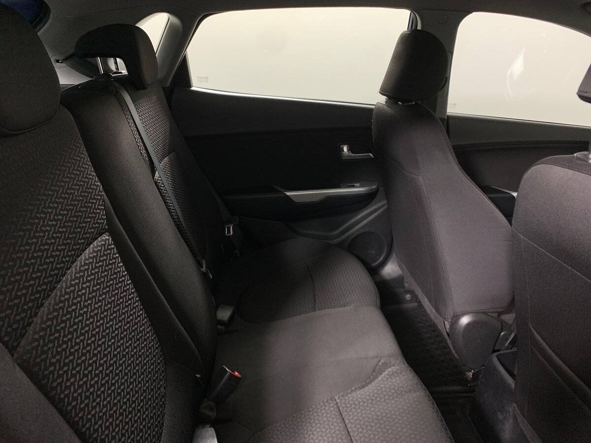 Kia Rio с пробегом — 2013 год. Фото: #15