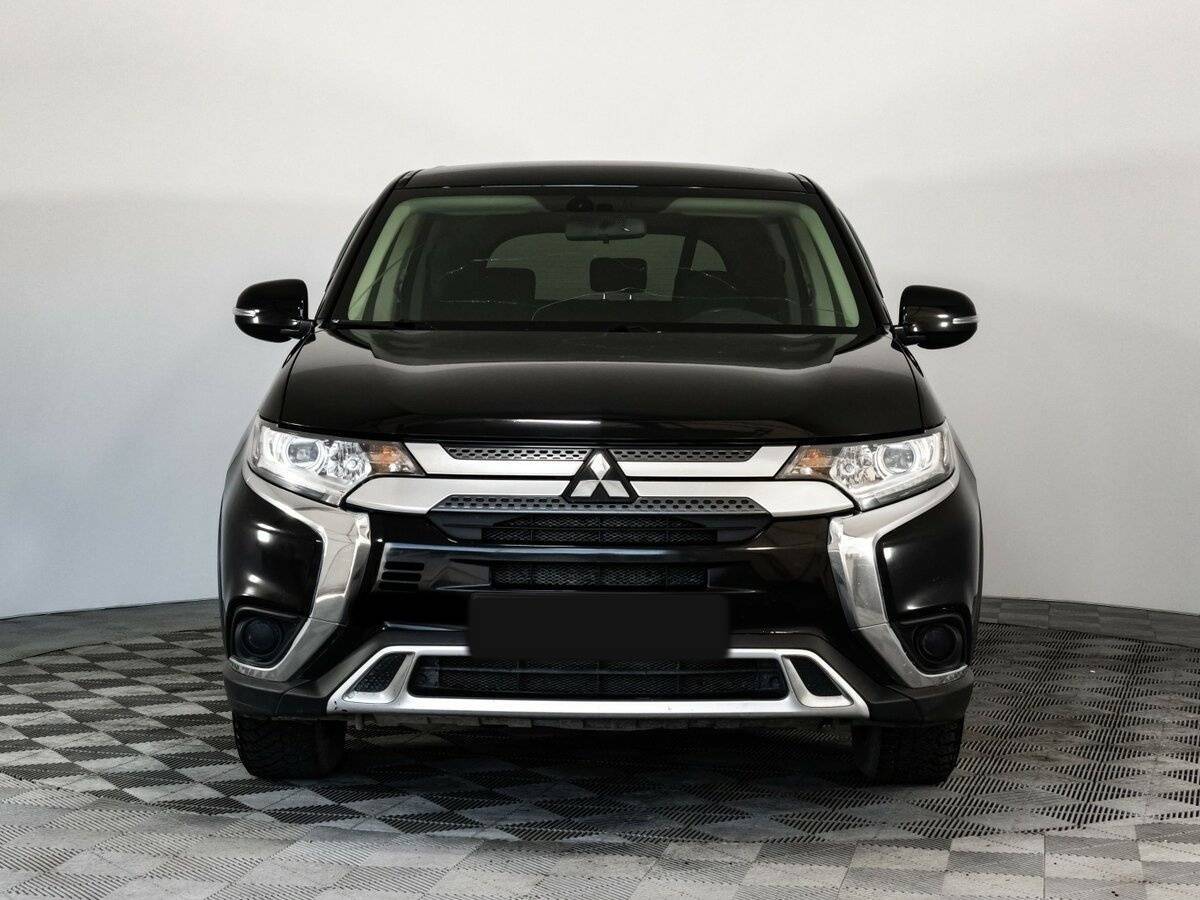 Mitsubishi Outlander с пробегом — 2020 год. Фото: #1