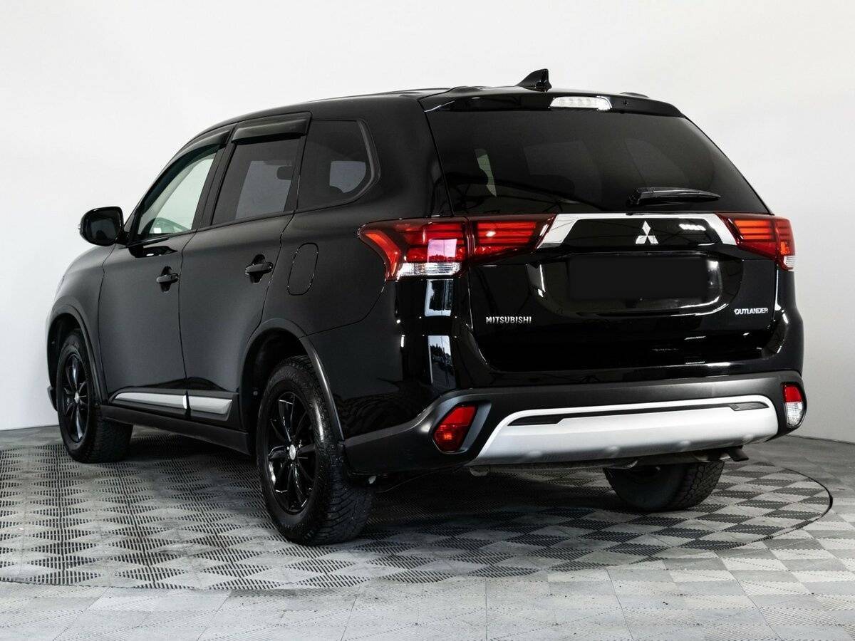 Mitsubishi Outlander с пробегом — 2020 год. Фото: #6