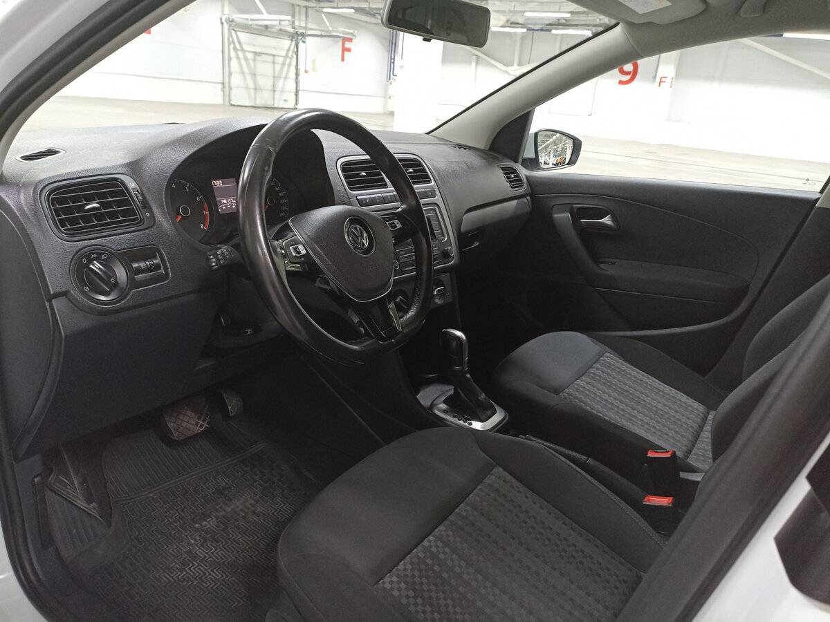 Volkswagen Polo с пробегом — 2018 год. Фото: #15