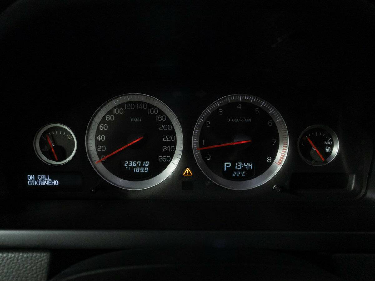 Volvo XC90 с пробегом — 2012 год. Фото: #11