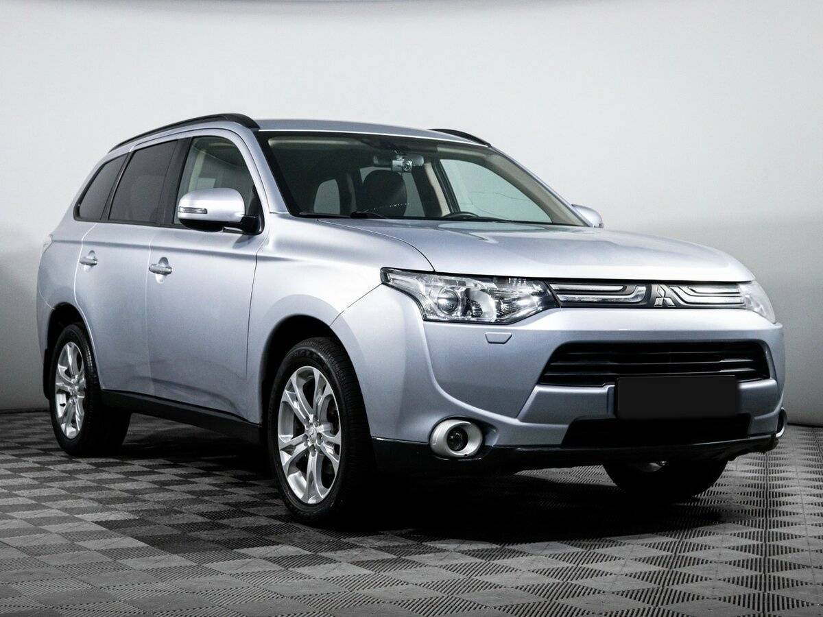 Mitsubishi Outlander с пробегом — 2012 год. Фото: #2