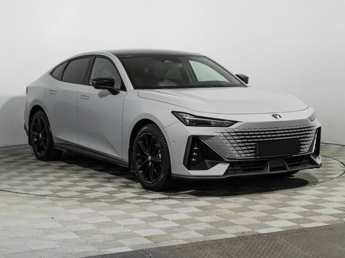 Changan UNI-V с пробегом — 2023 год. Фото: #2