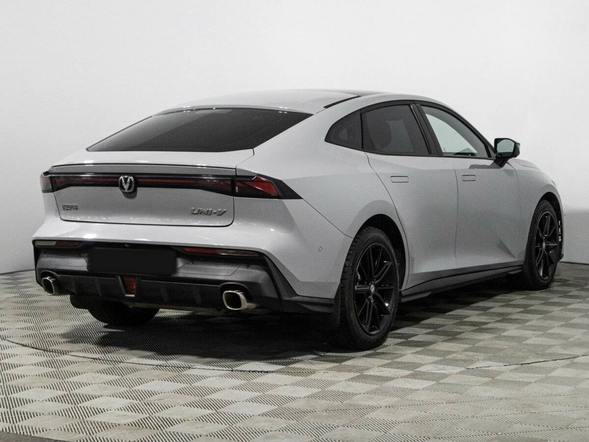 Changan UNI-V с пробегом — 2023 год. Фото: #4