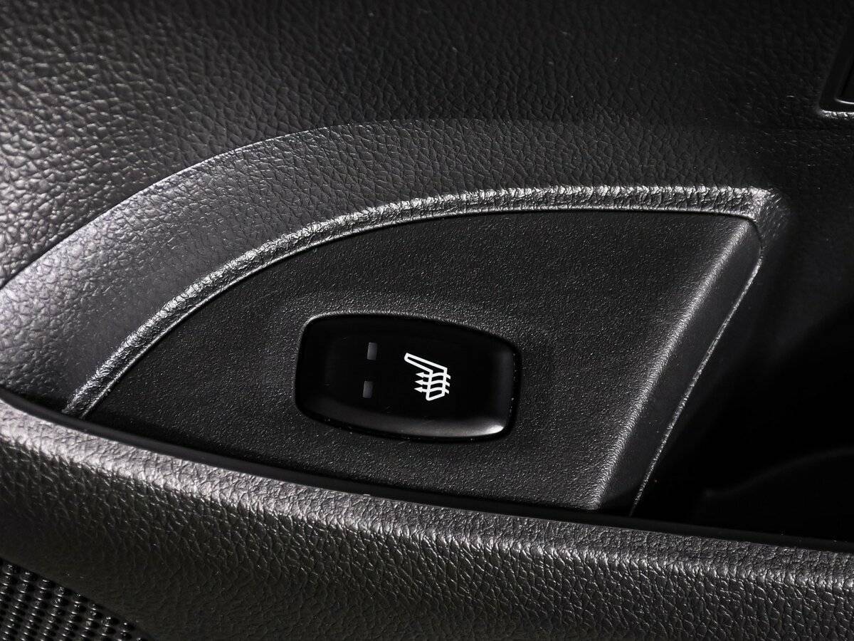 Mitsubishi Pajero Sport с пробегом — 2017 год. Фото: #14