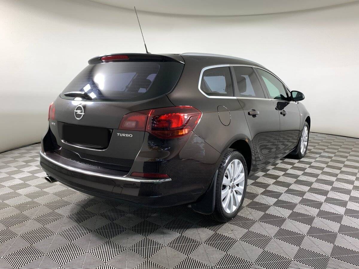 Opel Astra с пробегом — 2014 год. Фото: #4