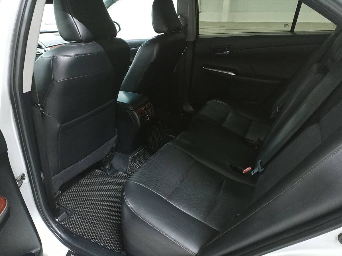 Toyota Camry с пробегом — 2014 год. Фото: #11