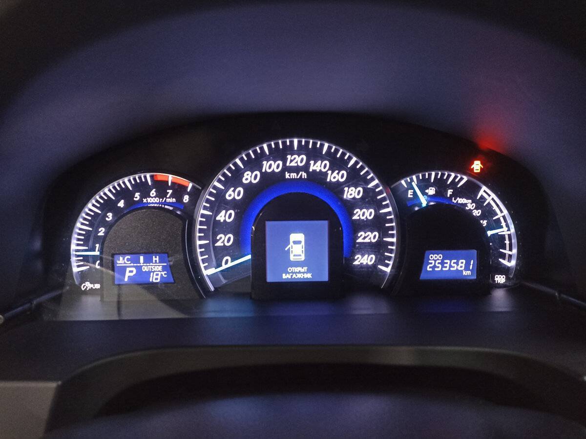 Toyota Camry с пробегом — 2014 год. Фото: #12