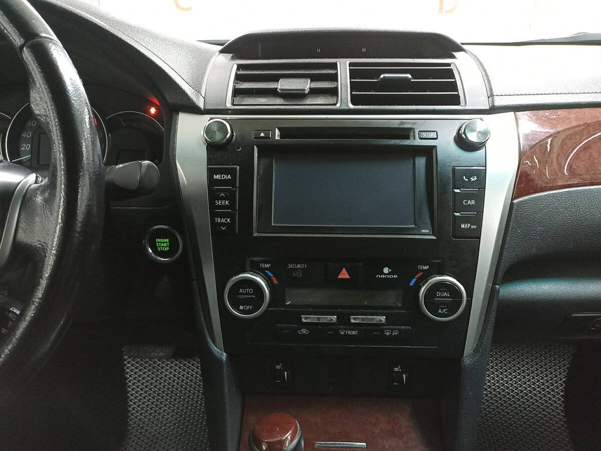 Toyota Camry с пробегом — 2014 год. Фото: #14