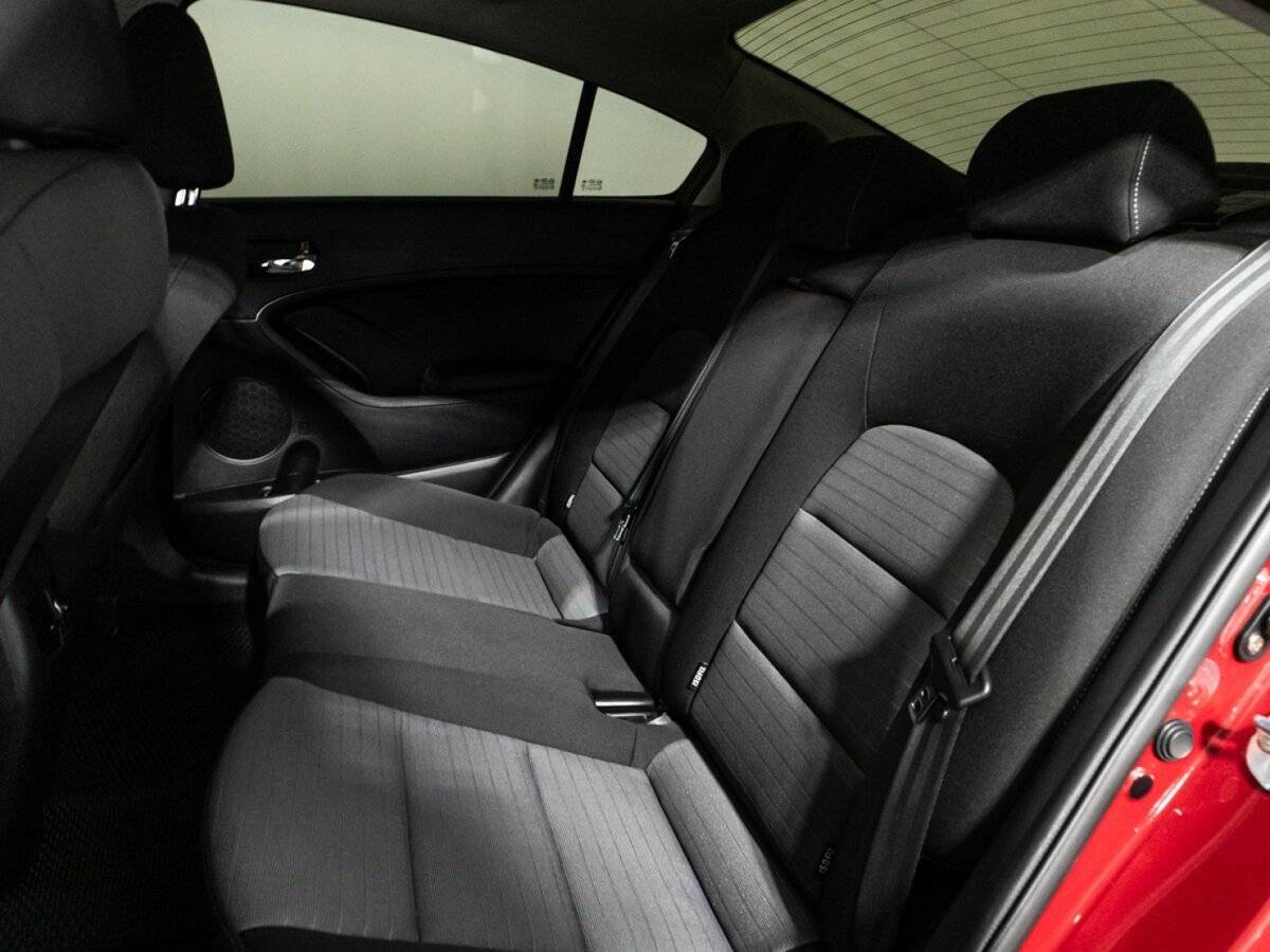 Kia Cerato с пробегом — 2014 год. Фото: #9