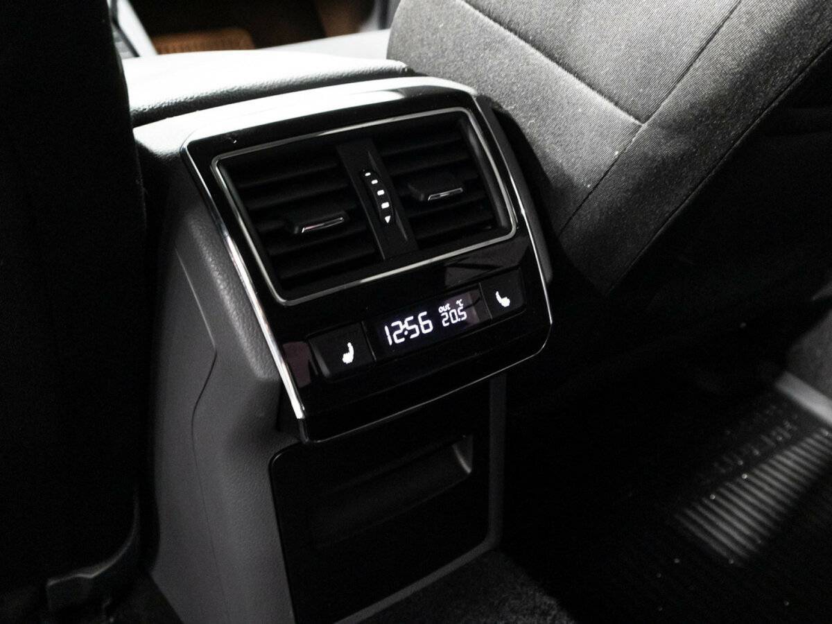 Skoda Superb с пробегом — 2015 год. Фото: #15