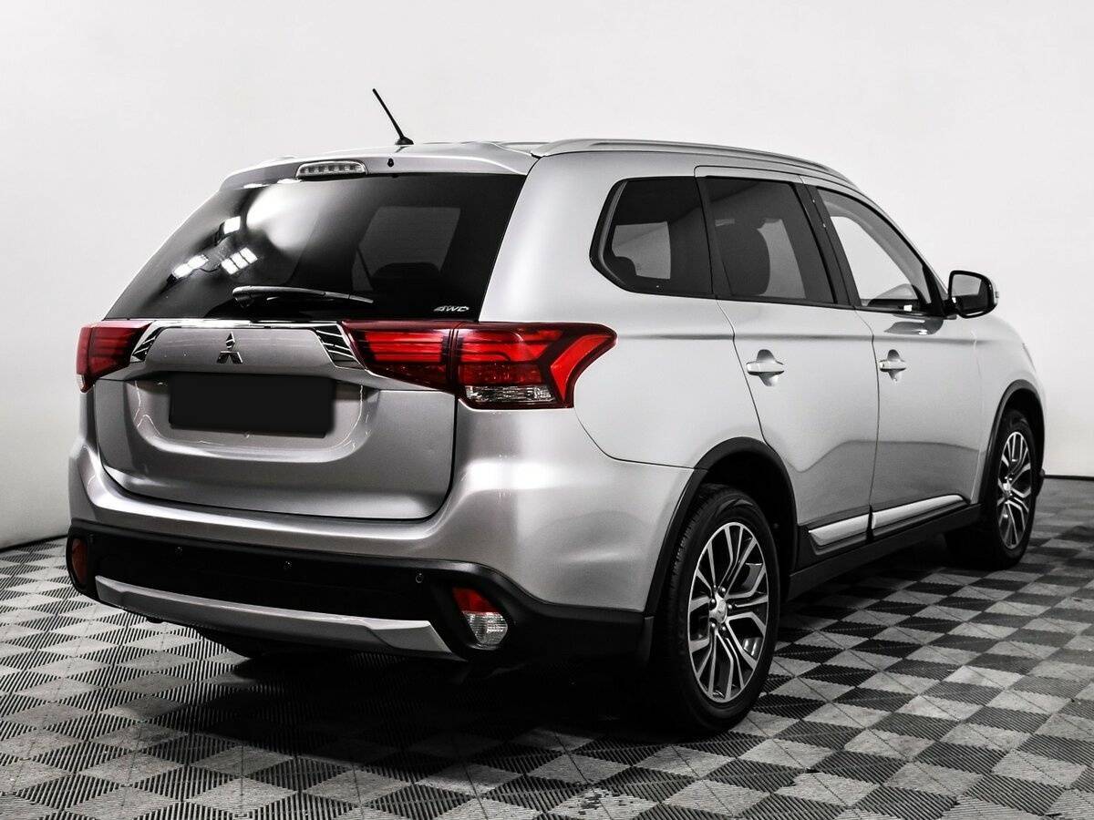 Mitsubishi Outlander с пробегом — 2015 год. Фото: #4