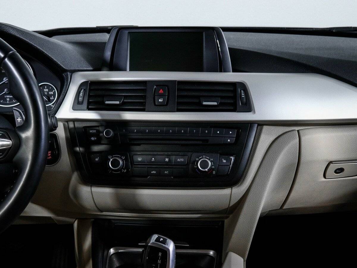 BMW 3 серии с пробегом — 2013 год. Фото: #10