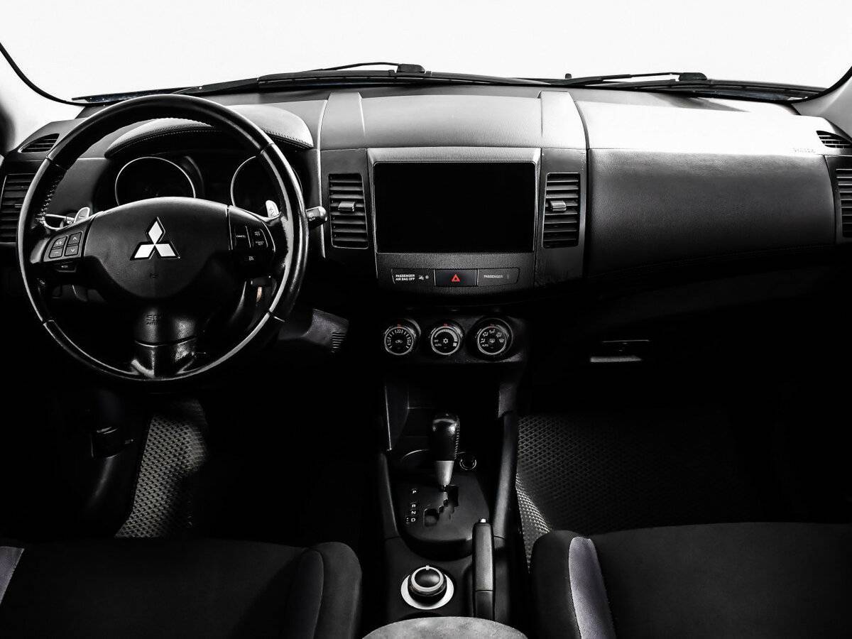 Mitsubishi Outlander с пробегом — 2012 год. Фото: #10