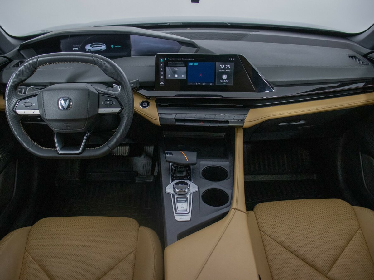 Changan UNI-V с пробегом — 2023 год. Фото: #12