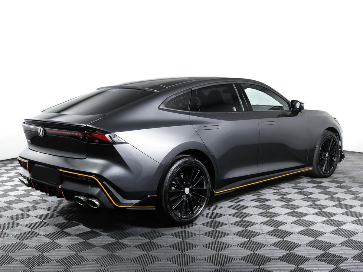 Changan UNI-V с пробегом — 2023 год. Фото: #1