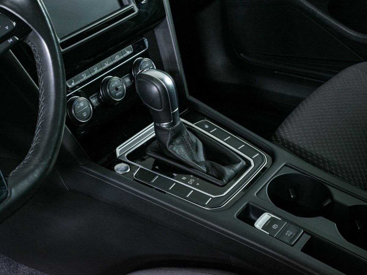 Volkswagen Passat с пробегом — 2017 год. Фото: #12