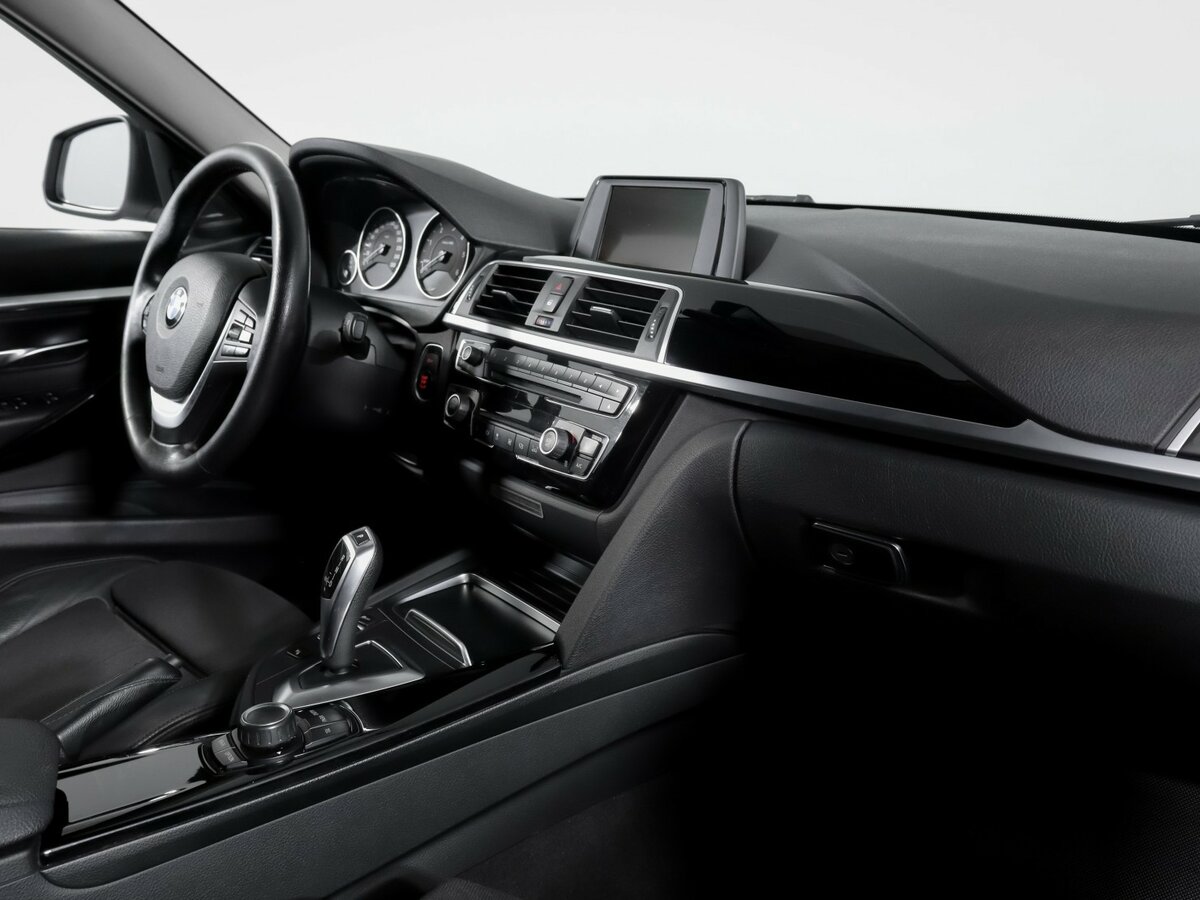 BMW 3 серии с пробегом — 2016 год. Фото: #6