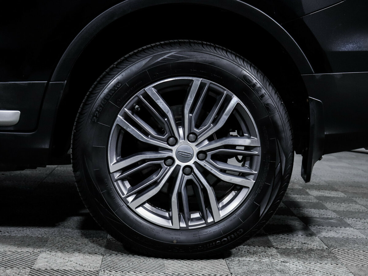 Geely Atlas Pro с пробегом — 2024 год. Фото: #12